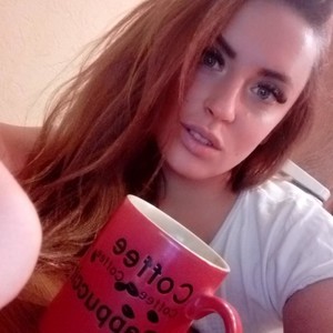 BrendaKitty naked before webcam in live porn chat