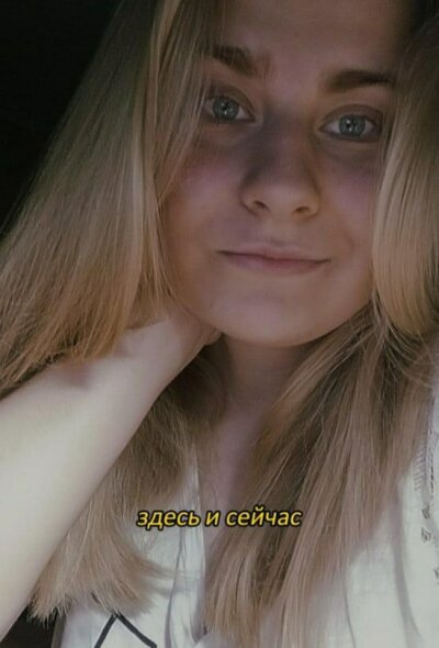 Britney_Lennon naked stripping on cam for live sex video chat