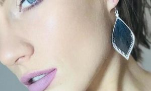 call_me_em naked before webcam in live porn chat