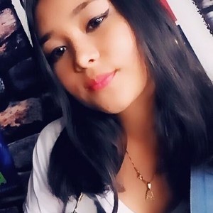 Candy_swettt naked before webcam in live porn chat