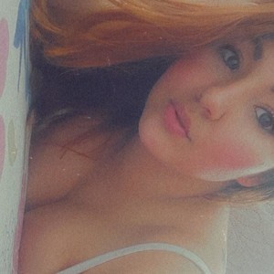 CandySantos naked before webcam in live porn chat