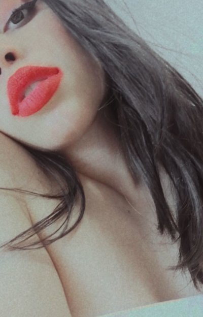 CarolWhite naked stripping on cam for live sex video chat