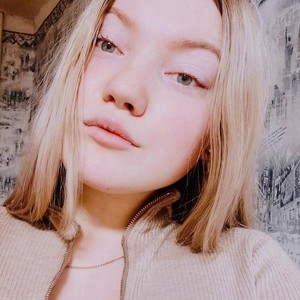 CassiePitt naked before webcam in live porn chat