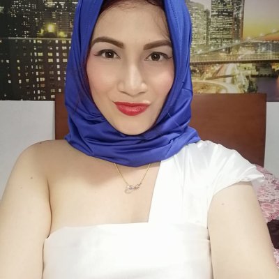 CherryxFire naked stripping on cam for live sex video chat