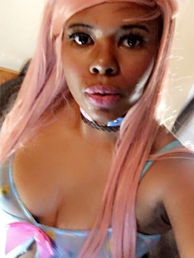 chloekylie naked stripping on cam for live sex video chat