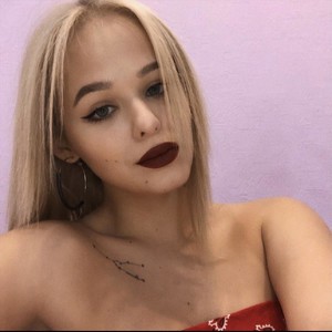 Clematis_Jane naked before webcam in live porn chat