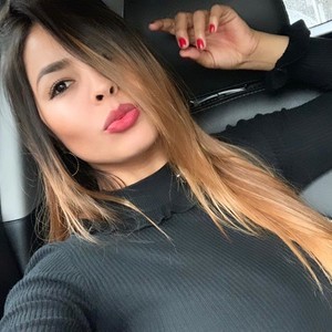 Cristal_2018 naked before webcam in live porn chat