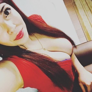 Cuddlies_lady naked before webcam in live porn chat