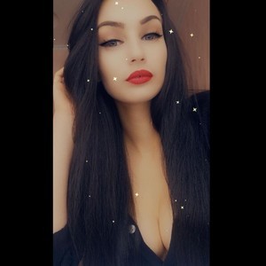 CuteAnna18 naked before webcam in live porn chat