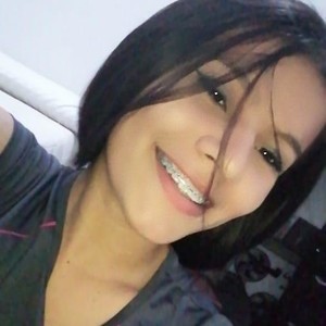 Cutelizabeth naked before webcam in live porn chat