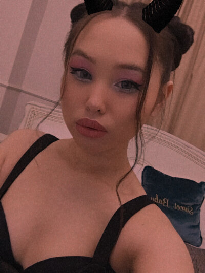 dandykiss naked stripping on cam for live sex video chat