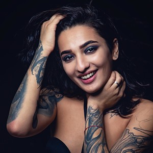 Dayanawmh naked before webcam in live porn chat