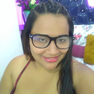 Debbielyn_topless naked stripping on cam for live sex video chat