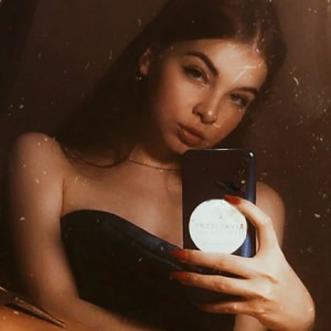 DeniseEdwards naked before webcam in live porn chat