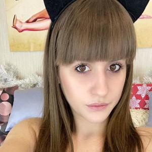 Diana_Milton naked before webcam in live porn chat