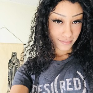 DiazWhite naked before webcam in live porn chat