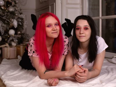 double_bubble_gum naked stripping on cam for live sex video chat