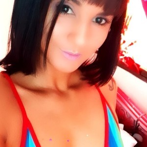 Ebonycarol naked before webcam in live porn chat