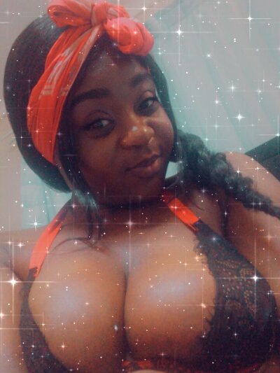 Ebonyclit69 naked stripping on cam for live sex video chat