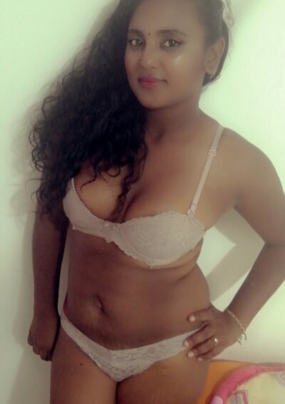 Ebonydream786 naked stripping on cam for live sex video chat