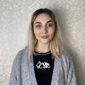 ElaineDean naked before webcam in live porn chat
