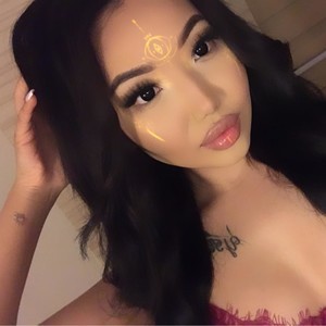 elikakiss naked before webcam in live porn chat