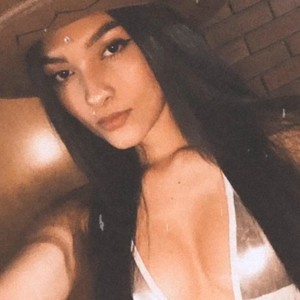 Eliza_jones naked before webcam in live porn chat