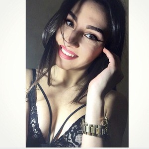 ElizabetSin naked before webcam in live porn chat