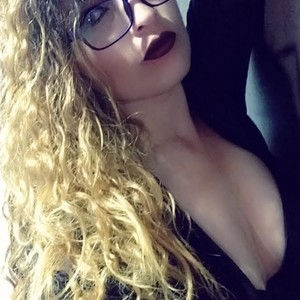 ella_adiction naked before webcam in live porn chat