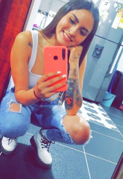 ema_walker naked stripping on cam for live sex video chat