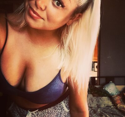 Eva_Erica naked stripping on cam for live sex video chat
