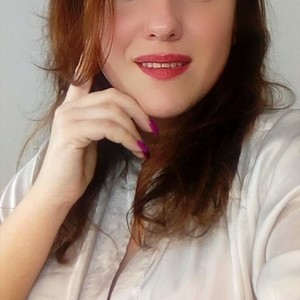 EveletBright naked before webcam in live porn chat