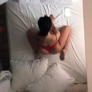 EvellynSin naked before webcam in live porn chat