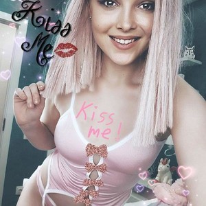 Extasssy naked before webcam in live porn chat