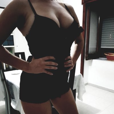 fammefatale1987 naked stripping on cam for live sex video chat