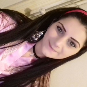 Fiama77 naked before webcam in live porn chat