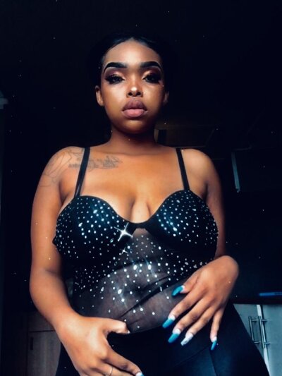 FireFlyXXX naked stripping on cam for live sex video chat