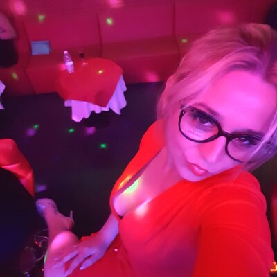 freyyaamore naked stripping on cam for live sex video chat