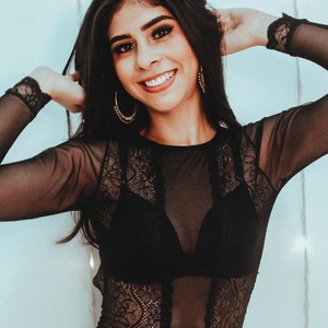 Gabriela_v_ naked before webcam in live porn chat