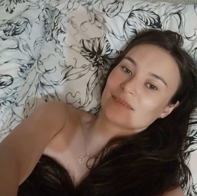 GinaQSoul naked stripping on cam for live sex video chat