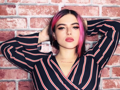 GraceHoliday naked stripping on cam for live sex video chat