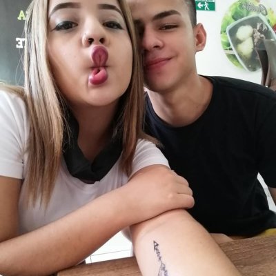 hanna_and_aaron_x naked stripping on cam for live sex video chat