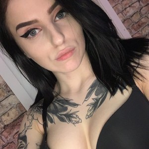 Harley_kim naked before webcam in live porn chat