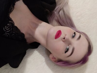 helena_queen naked stripping on cam for live sex video chat