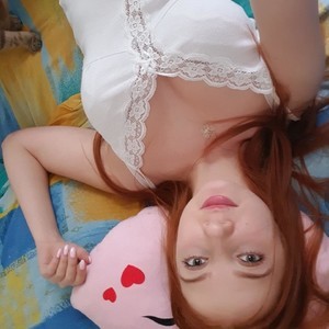 Home_bird naked before webcam in live porn chat