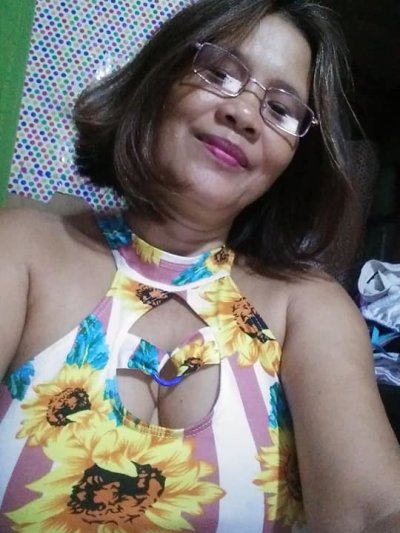 Hot_mom naked stripping on cam for live sex video chat
