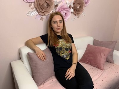 InnaChester naked stripping on cam for live sex video chat