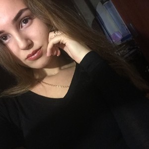 InnaLovely naked before webcam in live porn chat