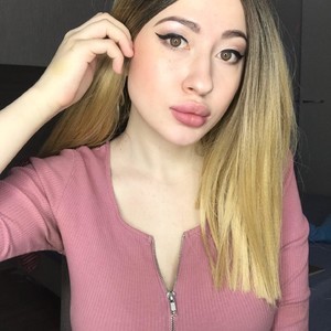 Jena_Haze naked before webcam in live porn chat