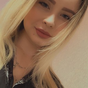 JessieBB_ naked before webcam in live porn chat